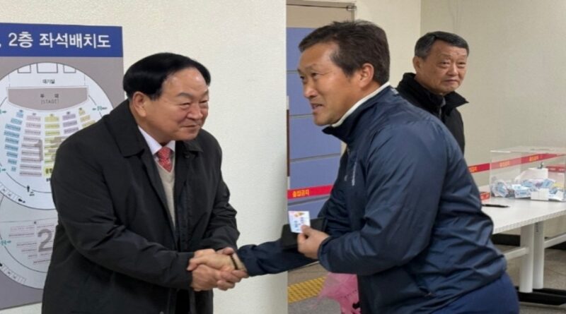 한기호 국회의원(왼쪽)